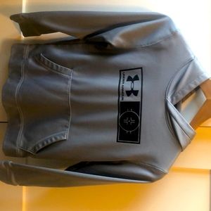 Under Armour - boys medium sweatshirt